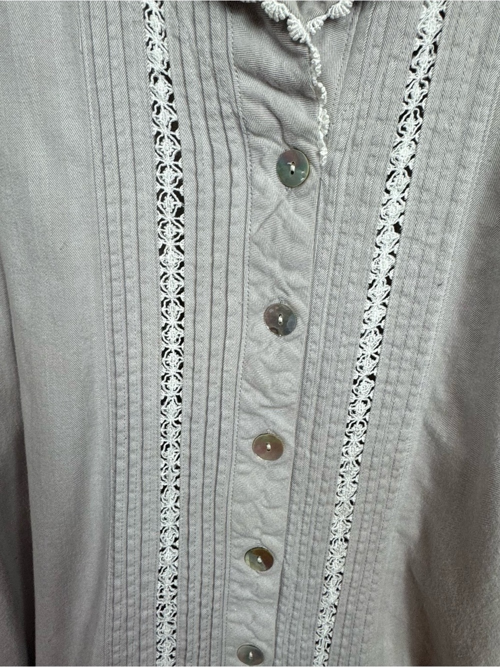 Eileen West Gray Button-Front  Cotton Lace-Trim Sleep Top Medium - Picture 6 of 9